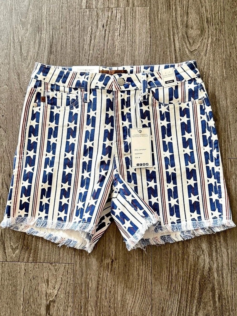 Judy Blue Stars & Stripes Print Mid Rise Denim Shorts NWT